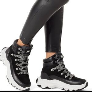 EUC SOREL Kinetic Breakthrough Conquest waterproof boot